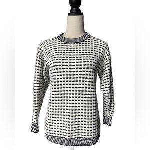 Stewart’s Vintage White & Blue Pullover Crewneck Knit Sweater (Size: Small)